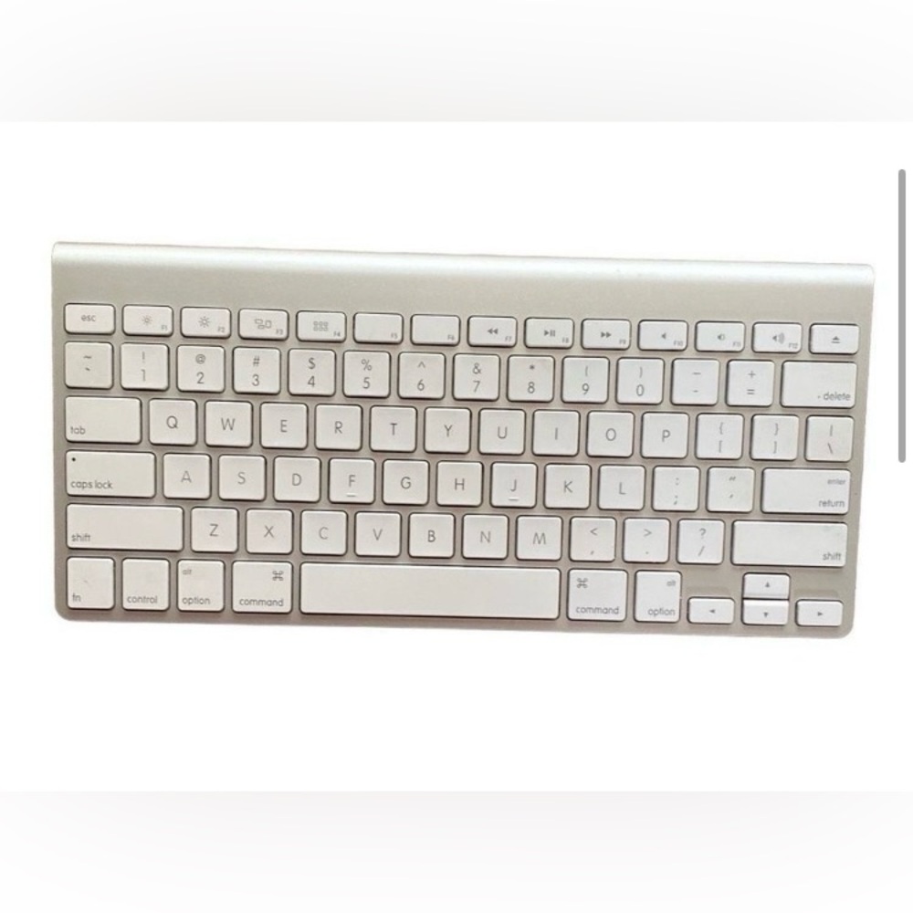 Apple Bluetooth keyboard